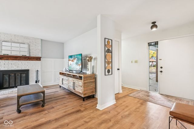 9052 Ripon Court, Indianapolis, IN 46268
