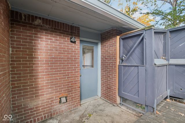 9052 Ripon Court, Indianapolis, IN 46268