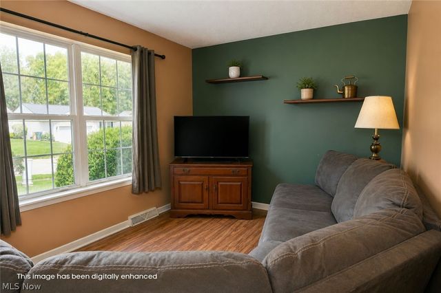 906 Elizabeth Court, Cuyahoga Falls, OH 44221