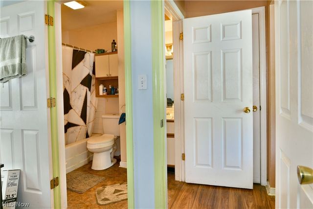 906 Elizabeth Court, Cuyahoga Falls, OH 44221
