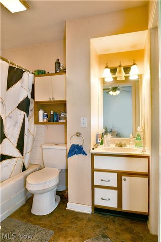 906 Elizabeth Court, Cuyahoga Falls, OH 44221