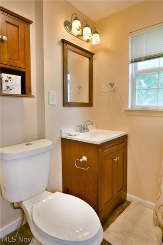 906 Elizabeth Court, Cuyahoga Falls, OH 44221