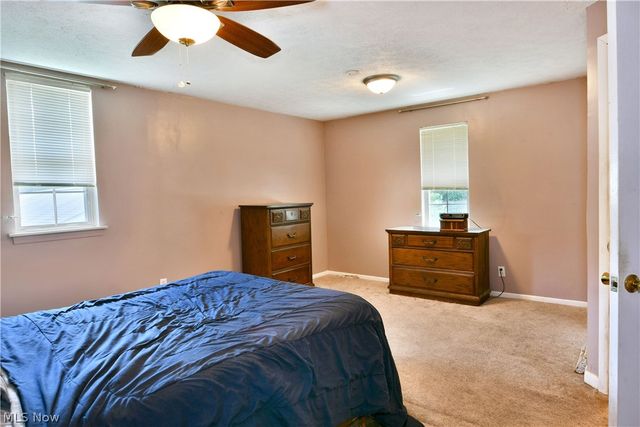 906 Elizabeth Court, Cuyahoga Falls, OH 44221
