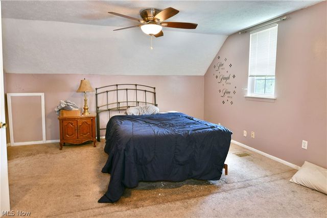 906 Elizabeth Court, Cuyahoga Falls, OH 44221