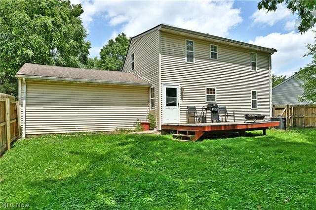 906 Elizabeth Court, Cuyahoga Falls, OH 44221