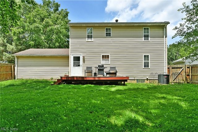 906 Elizabeth Court, Cuyahoga Falls, OH 44221