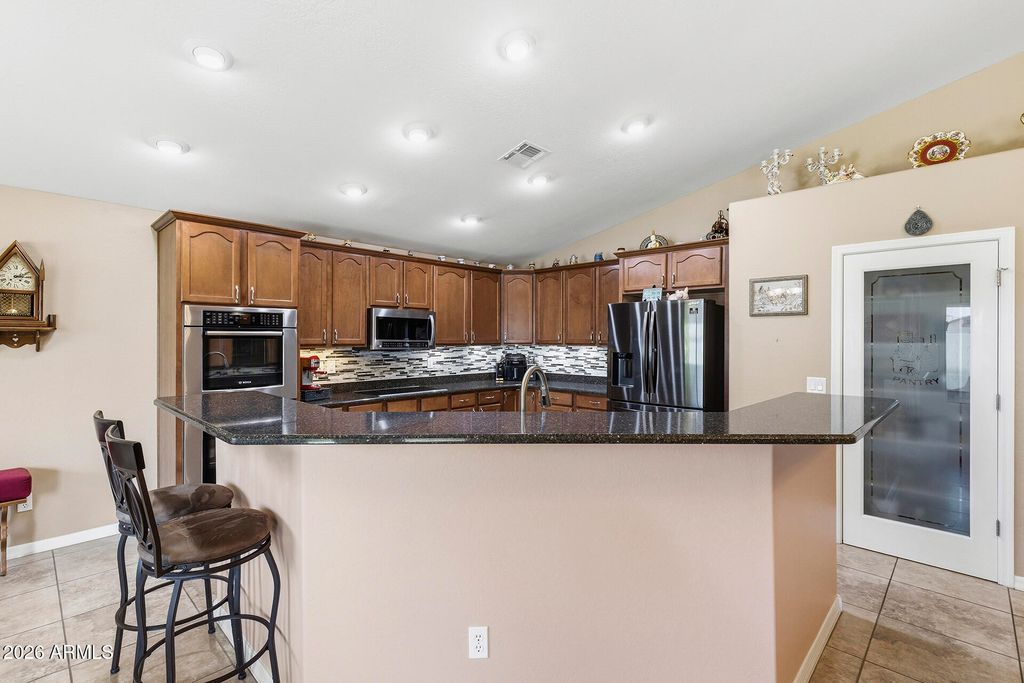 629 W DESERT VALLEY Drive, San Tan Valley, AZ 85143 — photo 5