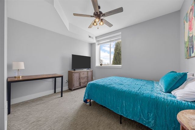 1908 Pippin Hill Ct NW, Cedar Rapids, IA 52405