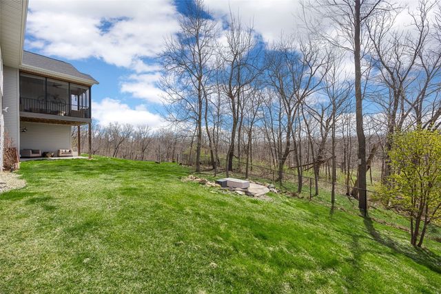 1908 Pippin Hill Ct NW, Cedar Rapids, IA 52405