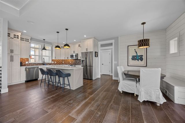 1908 Pippin Hill Ct NW, Cedar Rapids, IA 52405