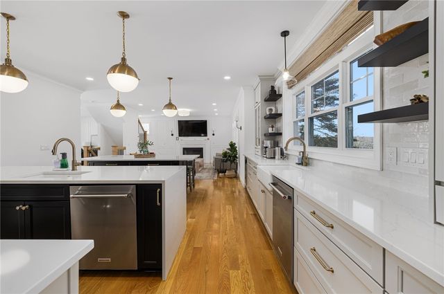 5 Lacey Court, Smithfield, RI 02917