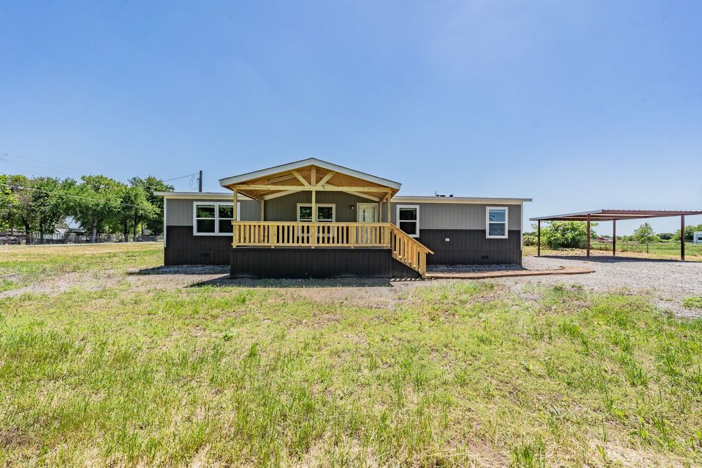111 County Road 1303, Bridgeport, TX 76426