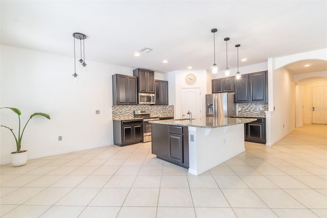 12152 LEDBURY COMMONS DRIVE, Gibsonton, FL 33534
