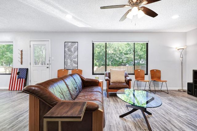 6807 Skynook DR, Austin, TX 78745