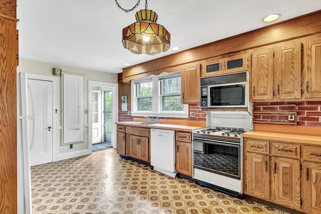 61 Washington, Belmont, MA 02478