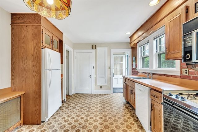 61 Washington, Belmont, MA 02478