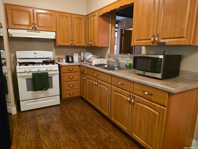 154 FELTON DR, San Antonio, TX 78226