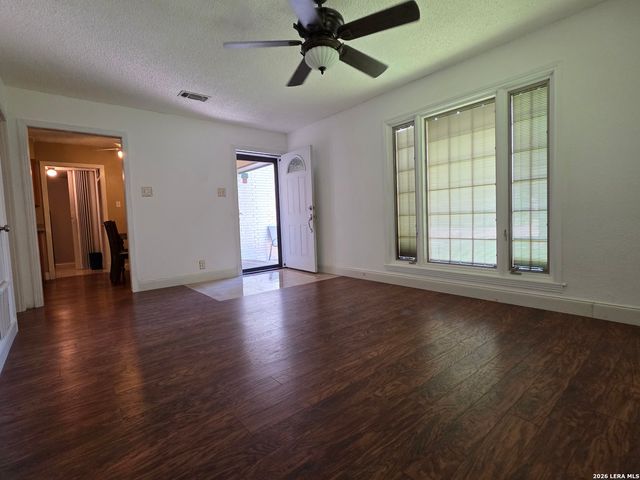 154 FELTON DR, San Antonio, TX 78226