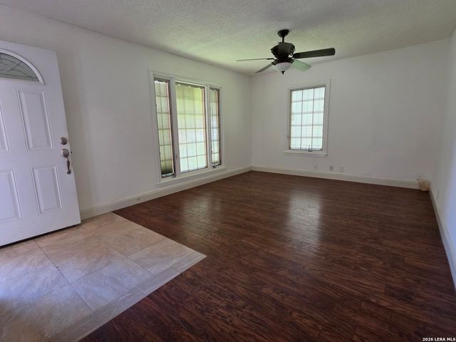 154 FELTON DR, San Antonio, TX 78226