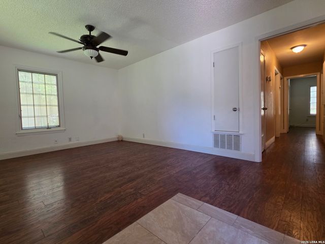 154 FELTON DR, San Antonio, TX 78226