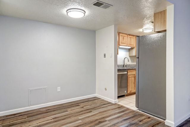 8333 Comanche Road NE APT 2C, Albuquerque, NM 87110