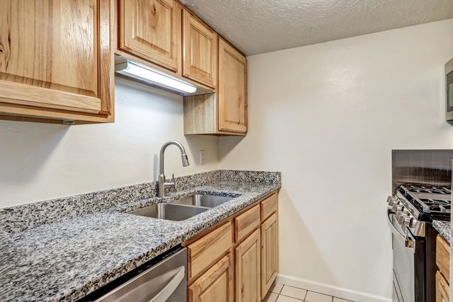 8333 Comanche Road NE APT 2C, Albuquerque, NM 87110