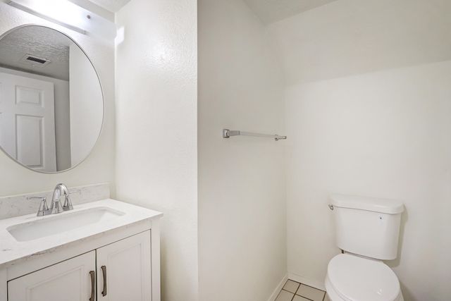 8333 Comanche Road NE APT 2C, Albuquerque, NM 87110