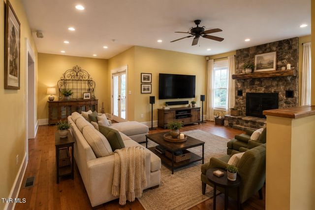 14473 Wallace Pike, Abingdon, VA 24210