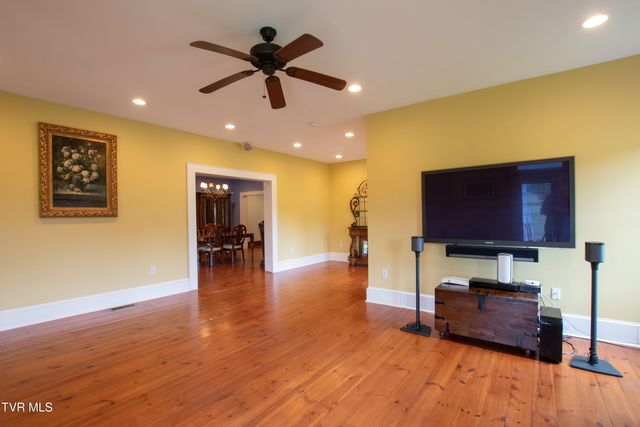 14473 Wallace Pike, Abingdon, VA 24210