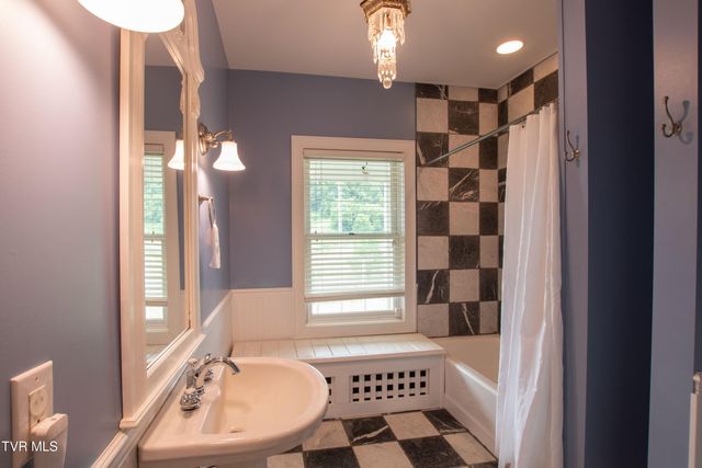 14473 Wallace Pike, Abingdon, VA 24210