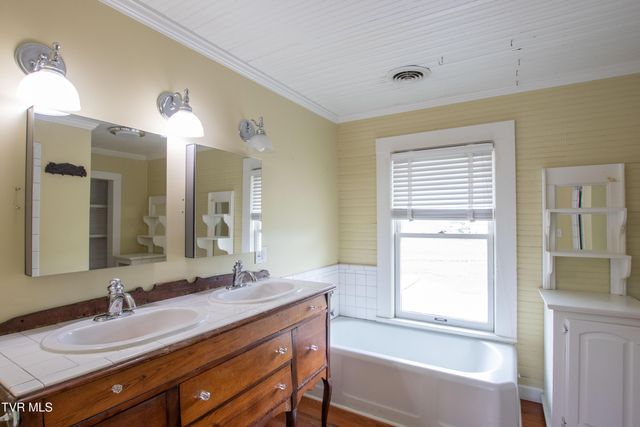 14473 Wallace Pike, Abingdon, VA 24210