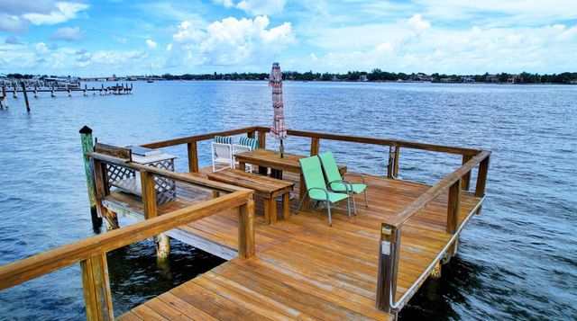 1202 S Lake Drive 105, Lantana, FL 33462