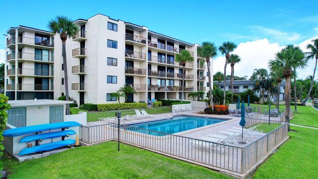 1202 S Lake Drive 105, Lantana, FL 33462