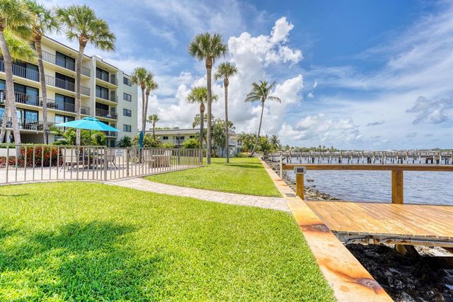 1202 S Lake Drive 105, Lantana, FL 33462