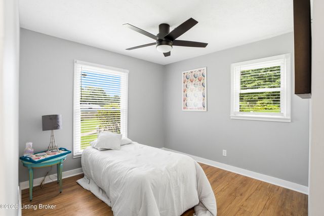 8213 Candelabrum Pl, Louisville, KY 40214