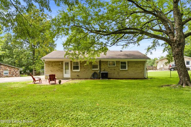 8213 Candelabrum Pl, Louisville, KY 40214