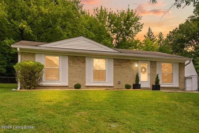 8213 Candelabrum Pl, Louisville, KY 40214