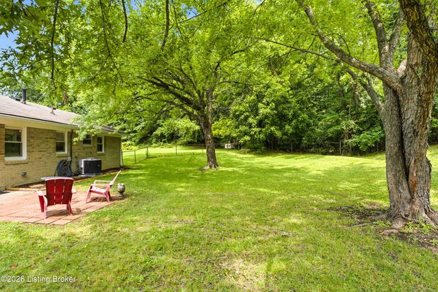 8213 Candelabrum Pl, Louisville, KY 40214