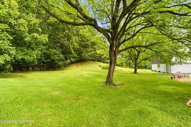 8213 Candelabrum Pl, Louisville, KY 40214
