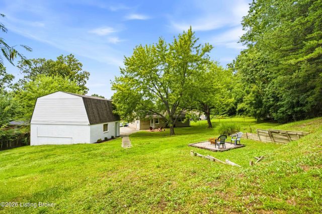 8213 Candelabrum Pl, Louisville, KY 40214