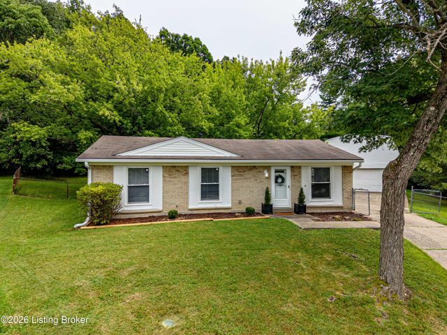 8213 Candelabrum Pl, Louisville, KY 40214