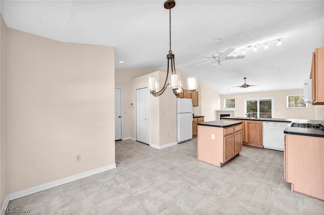 1024 Saint Michaels Way, Madison, OH 44057