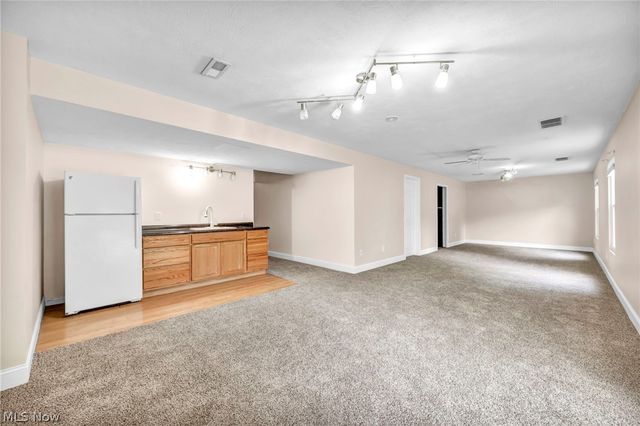 1024 Saint Michaels Way, Madison, OH 44057
