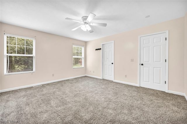 1024 Saint Michaels Way, Madison, OH 44057