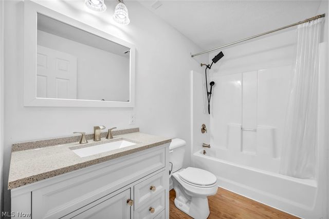 1024 Saint Michaels Way, Madison, OH 44057