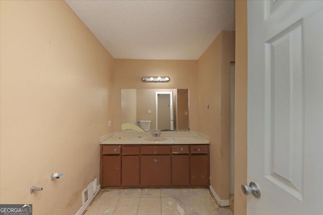 8986 Mandarin Drive, Jonesboro, GA 30236