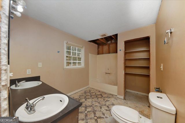 8986 Mandarin Drive, Jonesboro, GA 30236