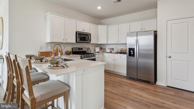 154 DELHAAS CIR, Bristol, PA 19007