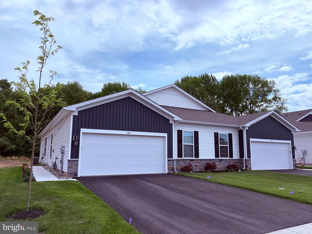 154 DELHAAS CIR, Bristol, PA 19007