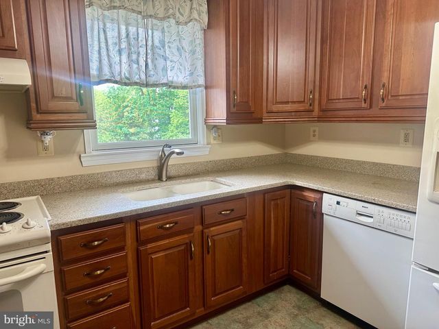 10955 LAWRENCE DR, Waldorf, MD 20603